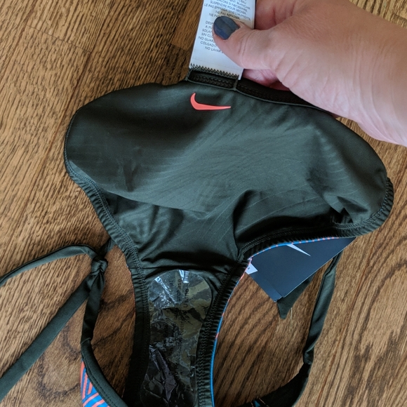 Nike side tie reversible swim bottoms - Picture 5 of 6